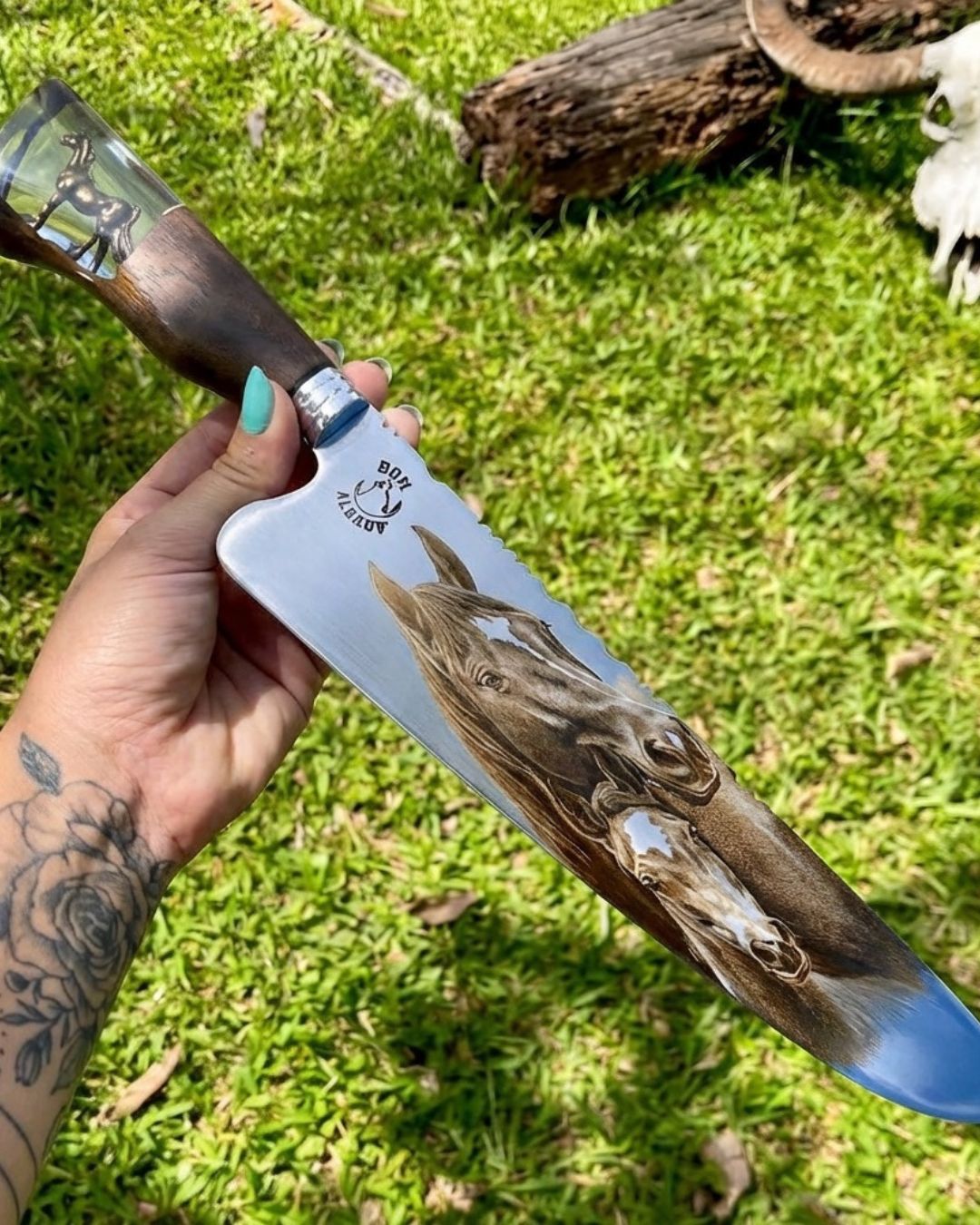 Faca Artesanal Premium “Espírito Campeiro” – Gravação Cavalo em Alto Relevo